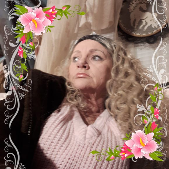 Meet your Posher, Lori - Picture 1 of 1